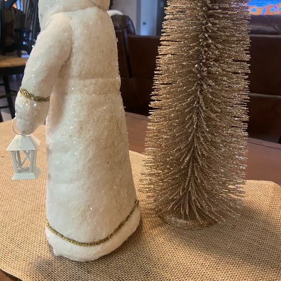 White Sparky Santa with Tall Gold Tree - Picture 4 of 9